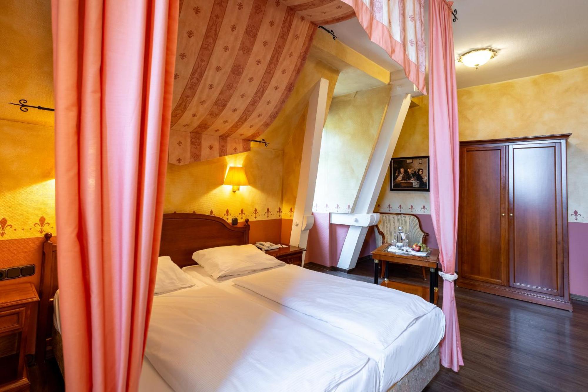 Burghotel Staufenberg Staufenberg  Bagian luar foto
